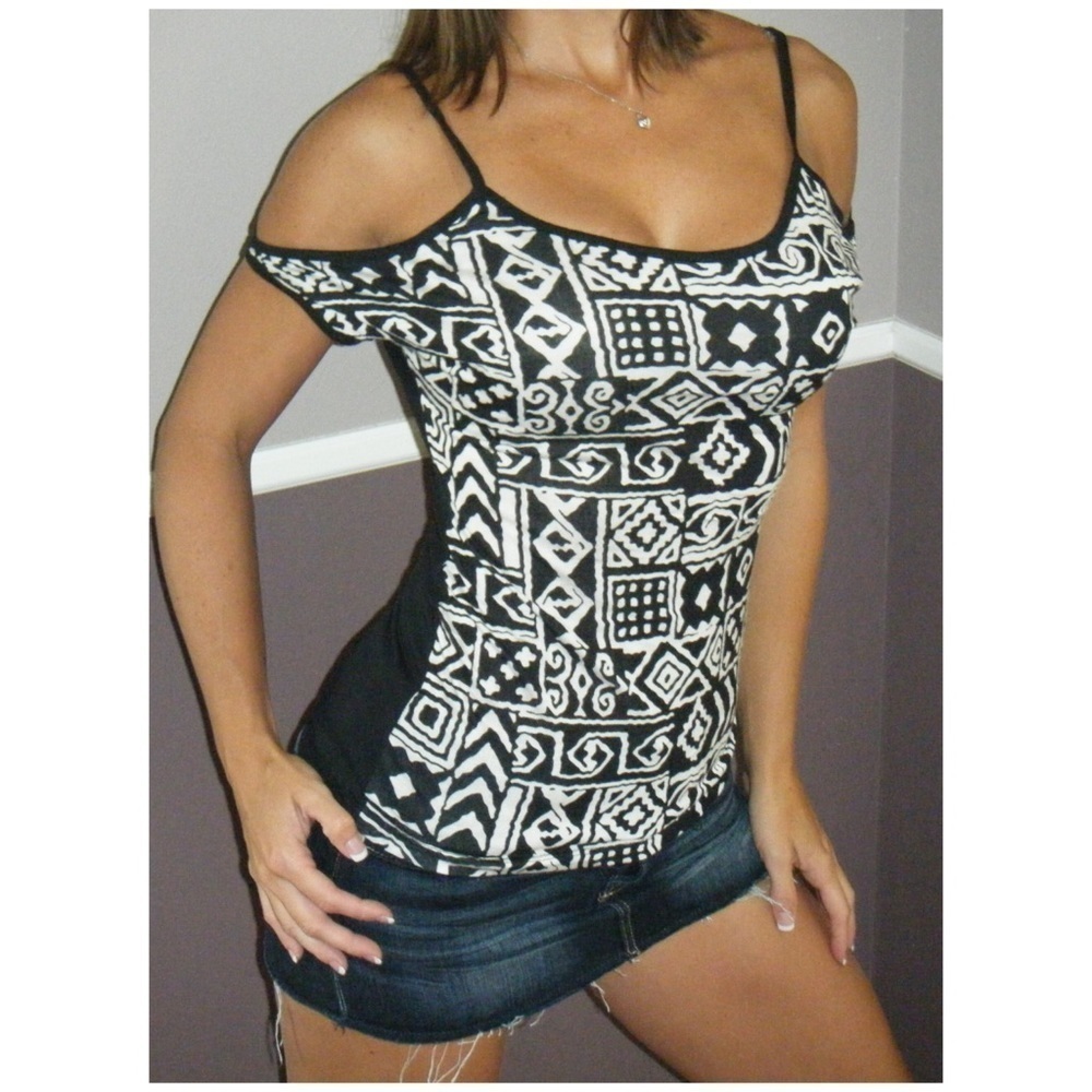 Cold Shoulder Cutout Aztec White Black 0072
